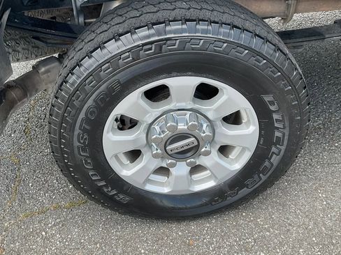 Used 2024 Ford F250 XLT AWD/4WD image 11