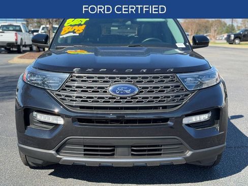 Certified 2022 Ford Explorer XLT w/ Equipment Group 202A image 3