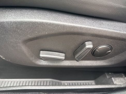 Used 2022 Ford Edge SEL w/ Convenience Package image 8