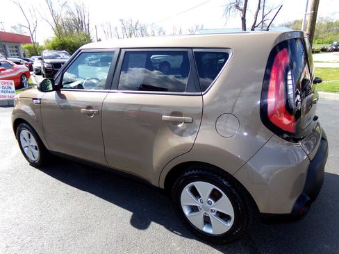 Used 2016 Kia Soul w/ Convenience Package image 5