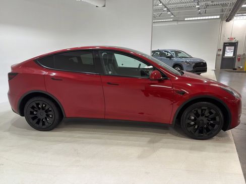 Used 2023 Tesla Model Y Long Range image 5