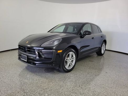 Used 2025 Porsche Macan AWD/4WD image 32
