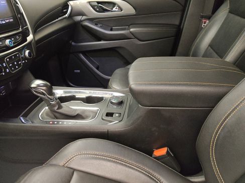 Used 2021 Chevrolet Traverse LT w/ LT Premium Package image 26