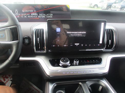 New 2027 Ford Expedition Platinum w/ Platinum Ultimate Package AWD/4WD image 6