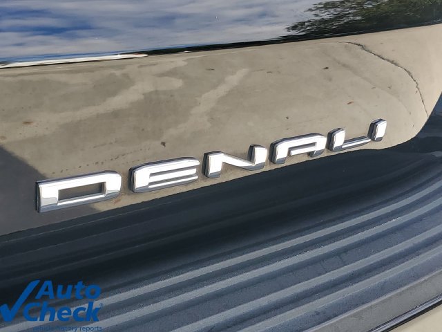 Certified 2022 GMC Yukon XL Denali w/ Denali Premium Package AWD/4WD image 9