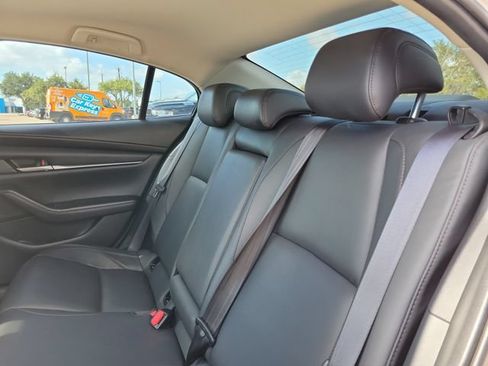 Used 2023 MAZDA MAZDA3 s FWD image 9