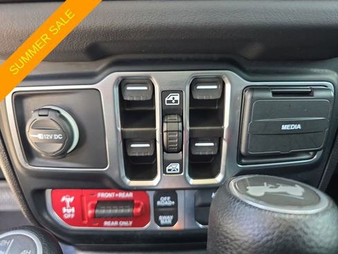 Used 2024 Jeep Wrangler Unlimited Rubicon 4xe AWD/4WD image 16