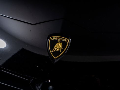 Used 2021 Lamborghini Urus image 25