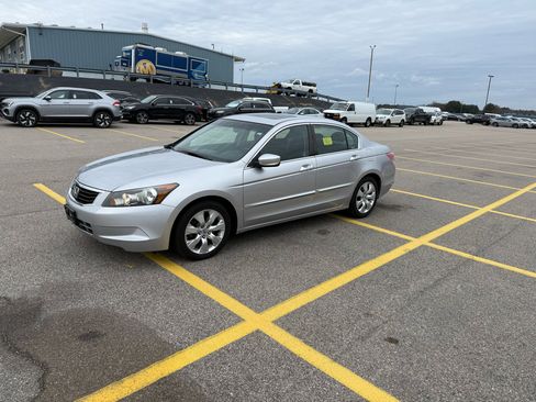 Used 2010 Honda Accord EX image 2
