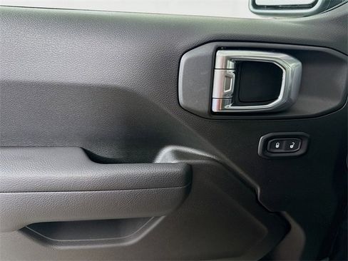 Used 2025 Jeep Wrangler Sport image 14