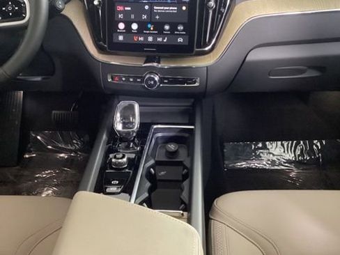 New 2026 Volvo XC60 B5 Plus w/ Protection Package Premier image 23