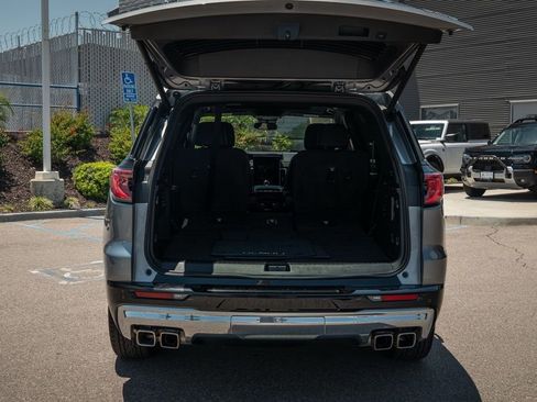 Used 2024 GMC Acadia Denali image 7
