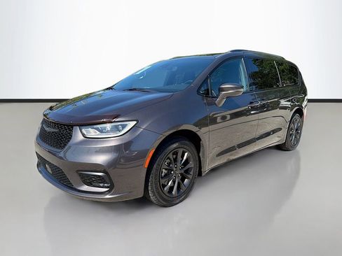 Used 2021 Chrysler Pacifica Touring w/ S Appearance Package image 4