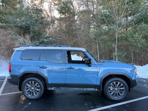 Used 2025 Toyota Land Cruiser image 6