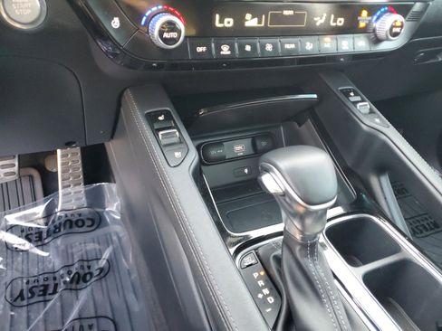 Certified 2022 Kia Telluride SX w/ SX Prestige Package AWD/4WD image 21