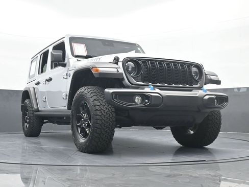 Used 2024 Jeep Wrangler Unlimited image 69