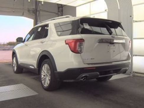 Used 2020 Ford Explorer Limited w/ Hybrid Equipment Group 310A AWD/4WD image 4