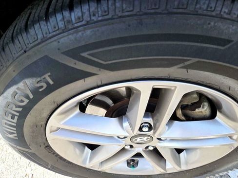 Used 2017 Hyundai Santa Fe Sport image 8