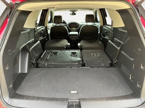 Used 2021 Chevrolet Traverse RS w/ LPO, Floor Liner Package FWD image 18