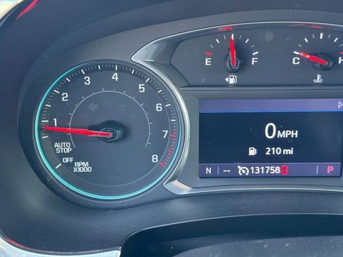 Used 2020 Chevrolet Traverse LT image 20