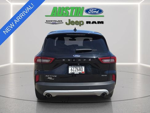 Used 2023 Ford Escape Active w/ Tech Pack #2 AWD/4WD image 4