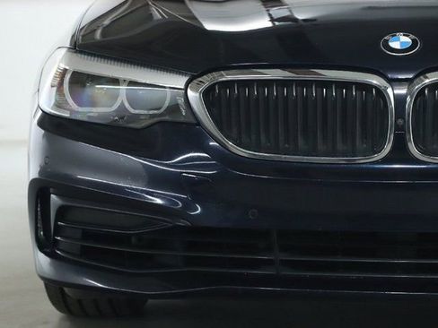 Used 2020 BMW 530i xDrive w/ Premium Package image 7