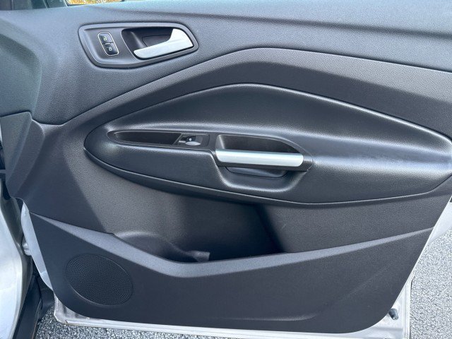 Used 2017 Ford Escape SE FWD image 30