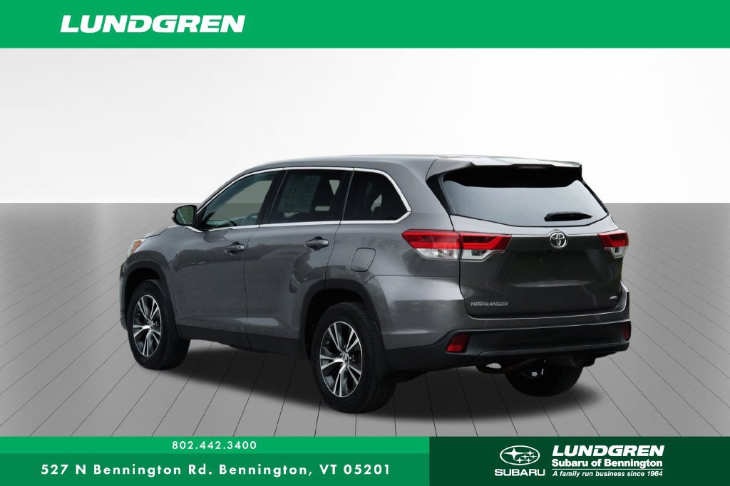 Used 2019 Toyota Highlander LE AWD/4WD image 29
