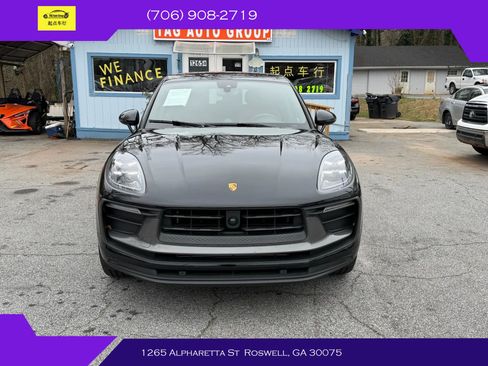 Used 2023 Porsche Macan Turbo image 2