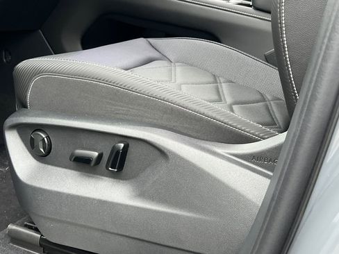 New 2026 Volkswagen Atlas Cross Sport SE image 23