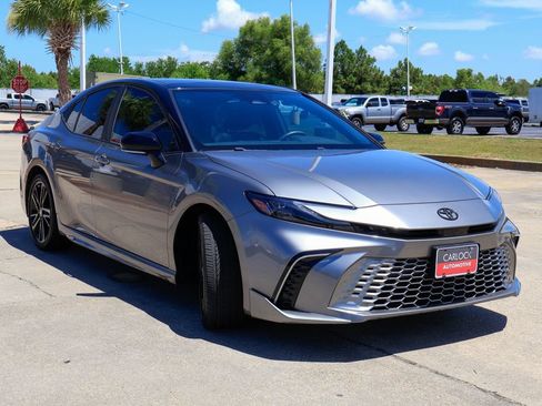 Used 2025 Toyota Camry XSE FWD image 25