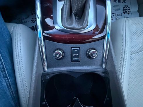 Used 2011 INFINITI G37 x Sedan w/ Premium Pkg image 15