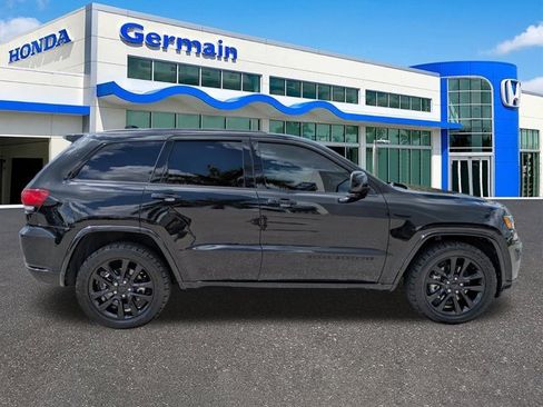 Used 2021 Jeep Grand Cherokee Laredo X image 4