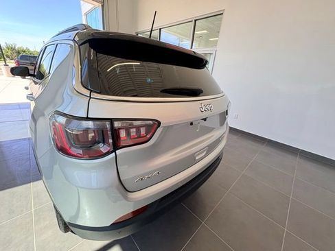 Used 2025 Jeep Compass Limited AWD/4WD image 4