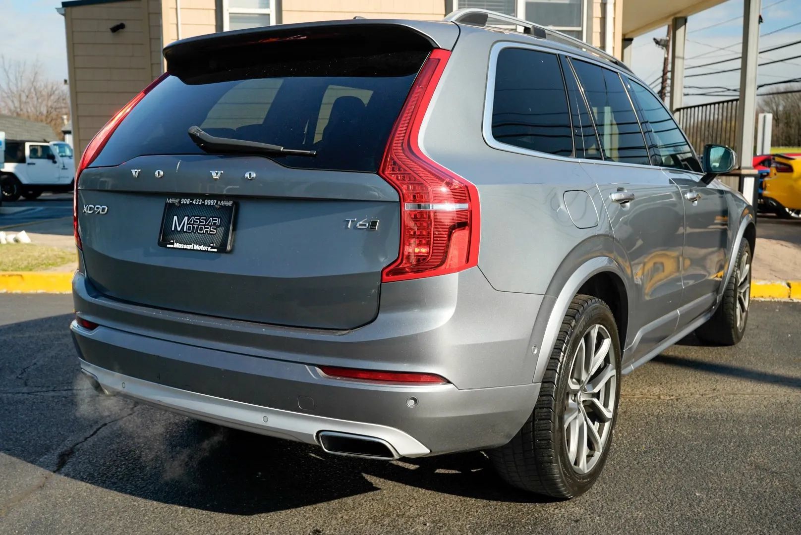 Used 2016 Volvo XC90 T6 Momentum w/ Momentum Plus Package AWD/4WD image 5