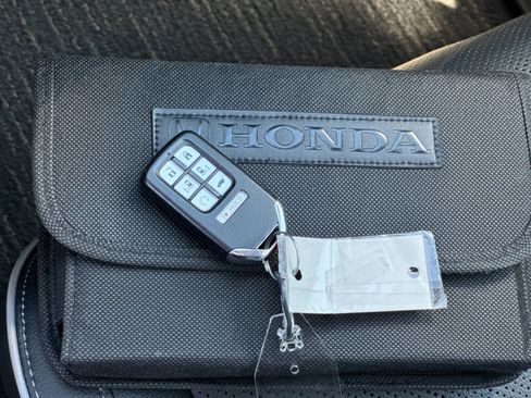 Used 2023 Honda Odyssey Elite image 9