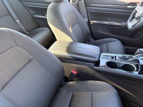 Certified 2024 Nissan Altima 2.5 SV w/ SV Premium Package FWD image 11