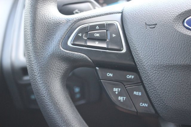 Used 2018 Ford Focus SE FWD image 10