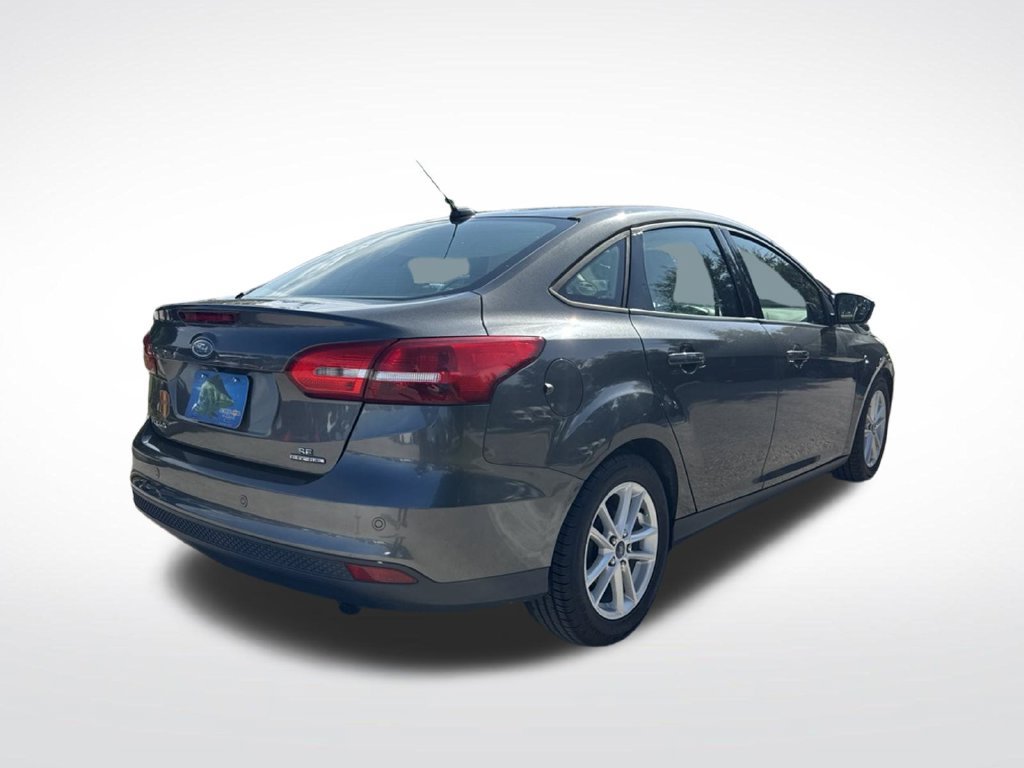 Used 2015 Ford Focus SE w/ Reverse Sensing Package FWD image 5