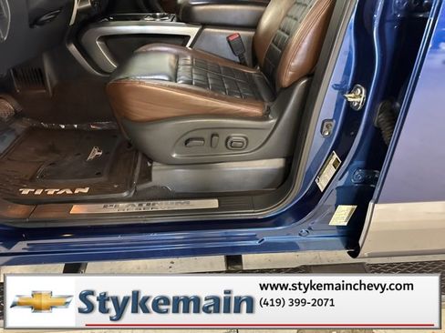 Used 2017 Nissan Titan Platinum Reserve image 39