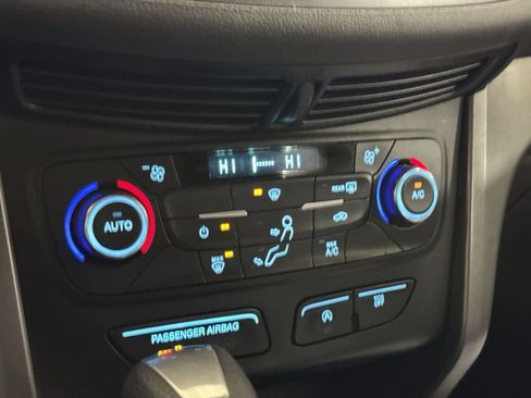 Used 2017 Ford Escape SE AWD/4WD image 16