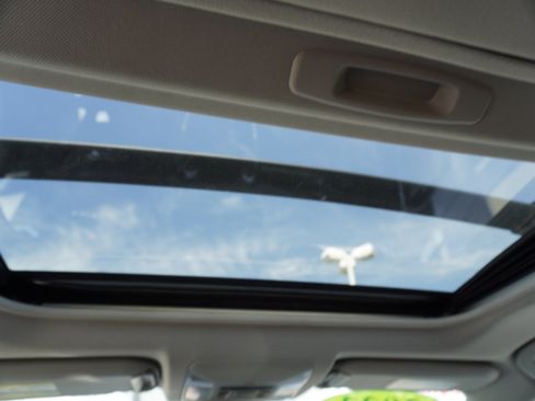 Used 2022 Toyota RAV4 XLE w/ Convenience Package FWD image 14