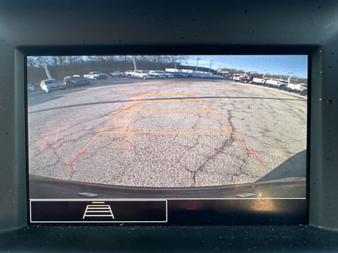 Used 2022 GMC Terrain SLE w/ Elevation Edition image 17