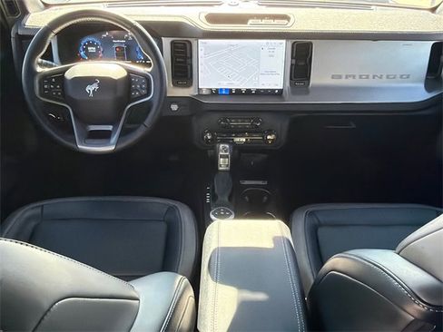 Used 2025 Ford Bronco Outer Banks image 12