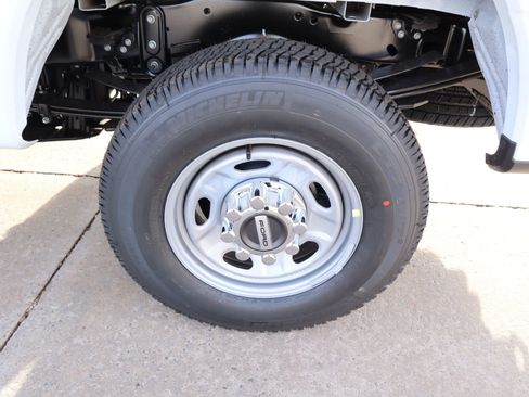 New 2026 Ford F250 XL w/ FX4 Off-Road Package image 18