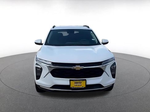 Used 2025 Chevrolet Trax LT FWD image 5