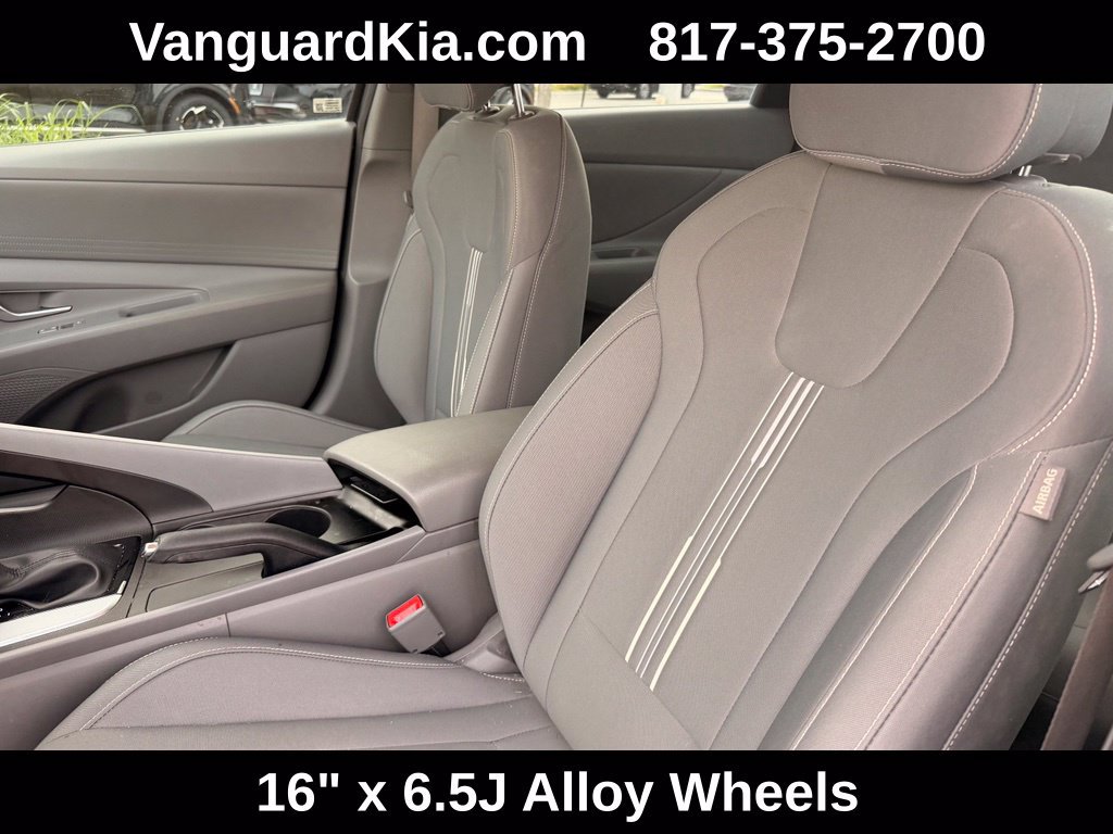 Used 2023 Hyundai Elantra SEL FWD image 13