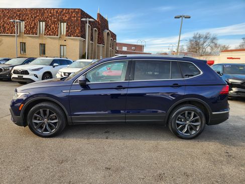 Certified 2022 Volkswagen Tiguan SE w/ Panoramic Sunroof Package image 5