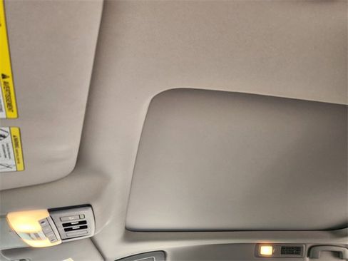 Used 2024 Nissan Pathfinder Platinum image 25