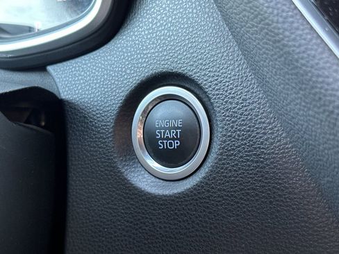 Used 2022 Toyota Corolla SE w/ SE Preferred Package image 34